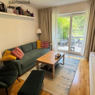 Prodej bytu 1+kk, garsoniery 42 m² Praha