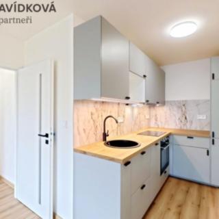 Pronájem bytu 2+kk 42 m² Praha Letňany, Kopřivnická