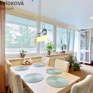 Prodej bytu 4+1 90 m² Praha