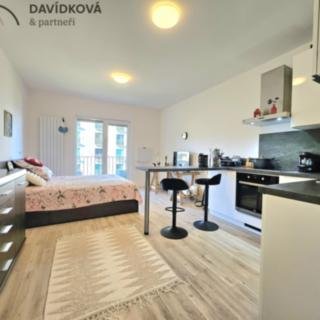 Prodej bytu 1+kk a garsoniéry 33 m² Praha Libeň, Novovysočanská