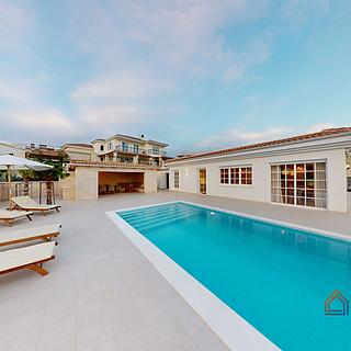 Prodej rodinného domu, 480m²