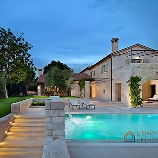 Prodej rodinného domu, 309m²