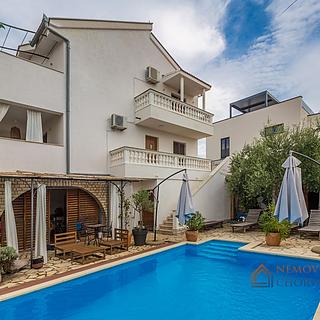 Prodej bytu 1+kk, garsoniery, 154m²