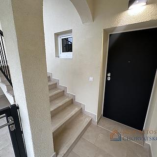 Prodej bytu 1+kk, garsoniery, 152m²