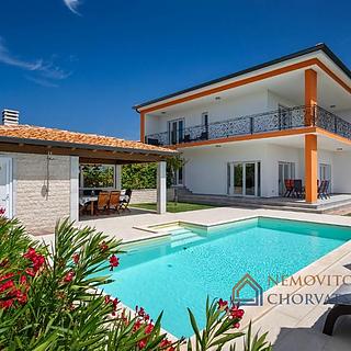 Prodej rodinného domu, 186m²