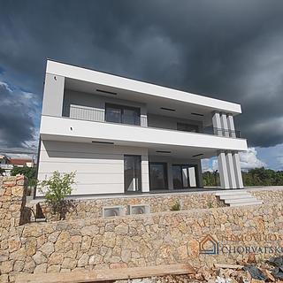 Prodej rodinného domu, 200m²