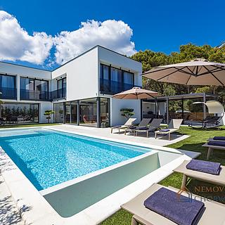 Prodej rodinného domu, 220m²