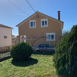 Prodej rodinného domu, 567m²