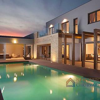 Prodej rodinného domu, 230m²