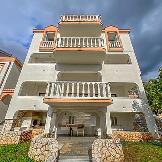 Prodej rodinného domu, 800m²