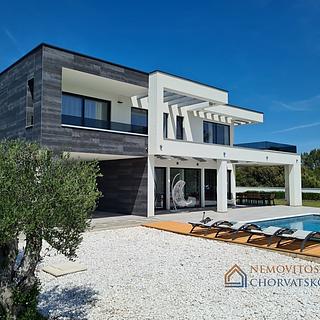 Prodej rodinného domu, 260m²