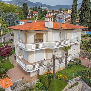 Prodej rodinného domu, 250m²