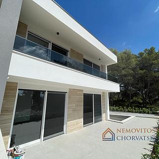 Prodej rodinného domu, 181m²