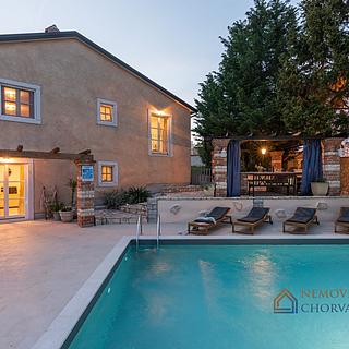 Prodej rodinného domu, 180m²