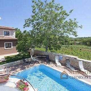 Prodej rodinného domu, 240m²