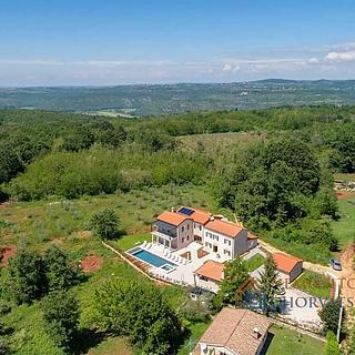 Prodej rodinného domu, 450m²