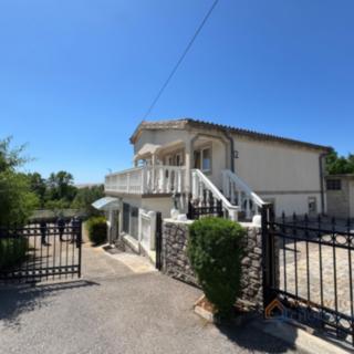 Prodej rodinného domu, 195m²