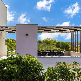 Prodej rodinného domu, 400m²