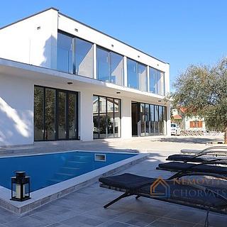 Prodej rodinného domu, 200m²