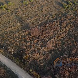 Prodej stavební parcely 2 100 m² v Chorvatsku