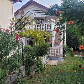 Prodej rodinného domu, 238m²