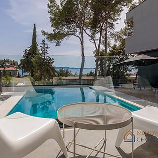 Prodej rodinného domu, 453m²