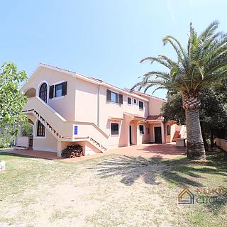 Prodej rodinného domu, 410m²