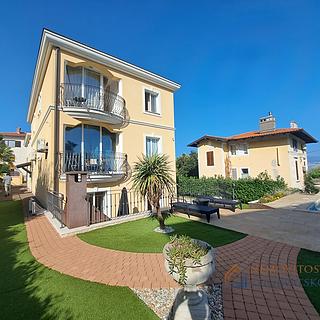 Prodej rodinného domu, 625m²