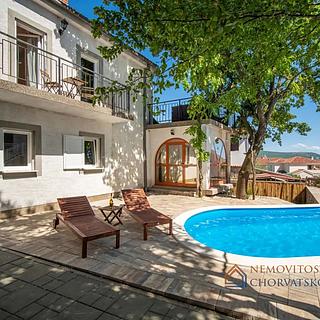 Prodej rodinného domu, 250m²