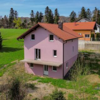 Prodej rodinného domu, 200m²