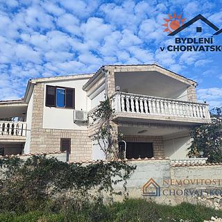 Prodej rodinného domu, 216m²