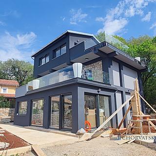 Prodej rodinného domu, 254m²