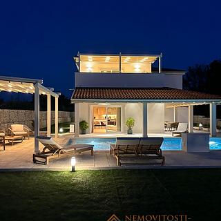 Prodej rodinného domu, 322m²