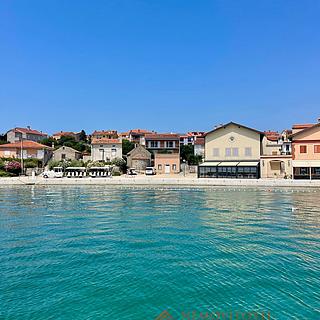 Prodej rodinného domu, 299m²