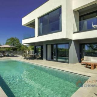 Prodej rodinného domu, 250m²