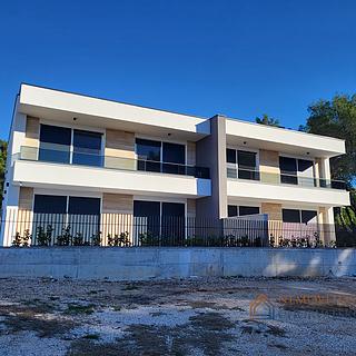 Prodej rodinného domu, 181m²