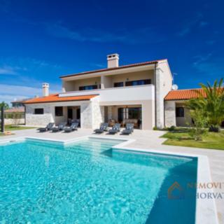 Prodej rodinného domu, 400m²