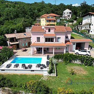 Prodej rodinného domu, 500m²