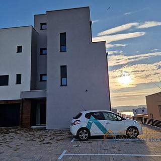 Prodej bytu 2+kk, 177m²