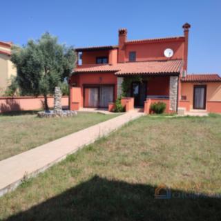 Prodej rodinného domu, 240m²