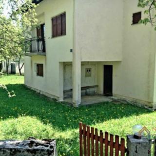 Prodej rodinného domu, 226m²