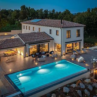 Prodej rodinného domu, 435m²