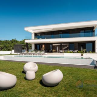 Prodej rodinného domu, 290m²