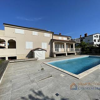 Prodej rodinného domu, 258m²