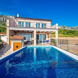 Prodej rodinného domu, 260m²