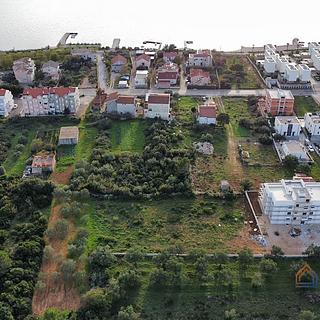 Prodej stavební parcely, 975m²