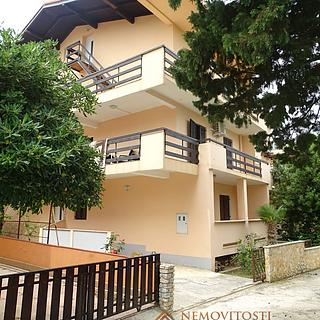 Prodej rodinného domu, 400m²