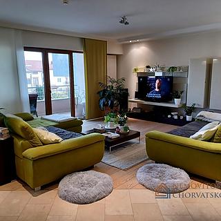 Prodej bytu 5+1 a více, 266m²