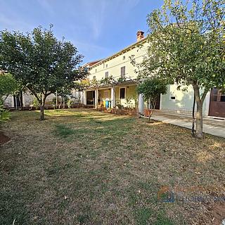 Prodej rodinného domu, 320m²