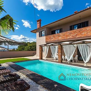 Prodej rodinného domu, 250m²